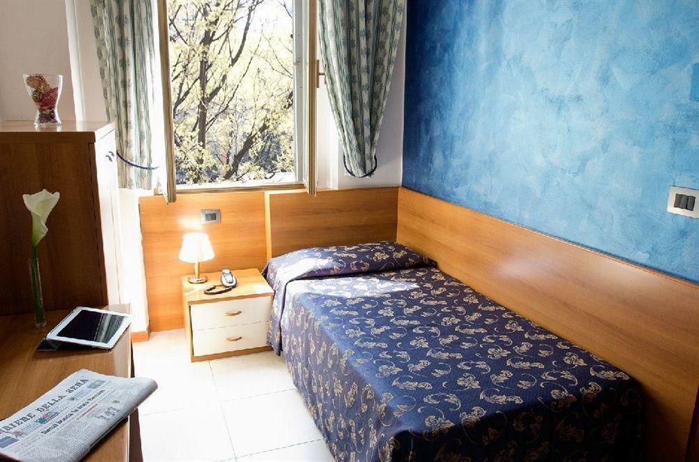 Hotel San Francisco Milano Esterno foto