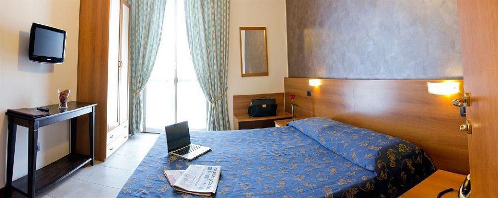 Hotel San Francisco Milano Esterno foto