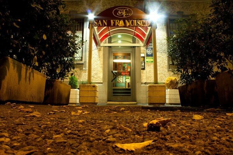 Hotel San Francisco Milano Esterno foto